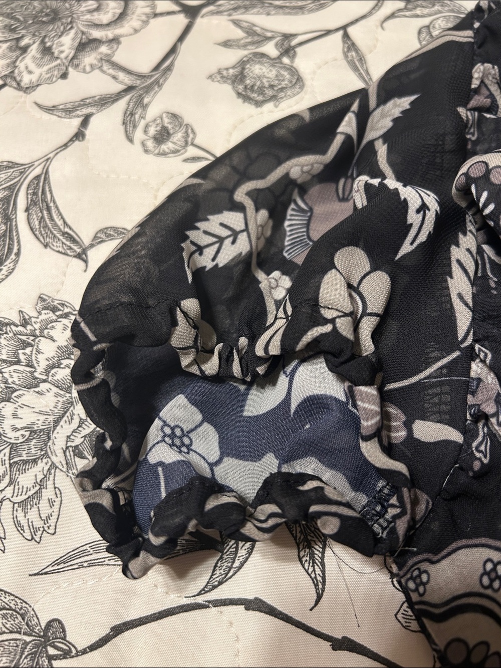 🧸Gretchen Scott rufflestiltskin topkapi black size M EUC - Picture 10 of 12